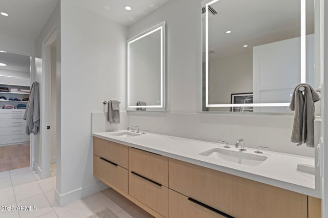 5000 N CAMELBACK RIDGE Drive 208, Scottsdale, AZ 85251