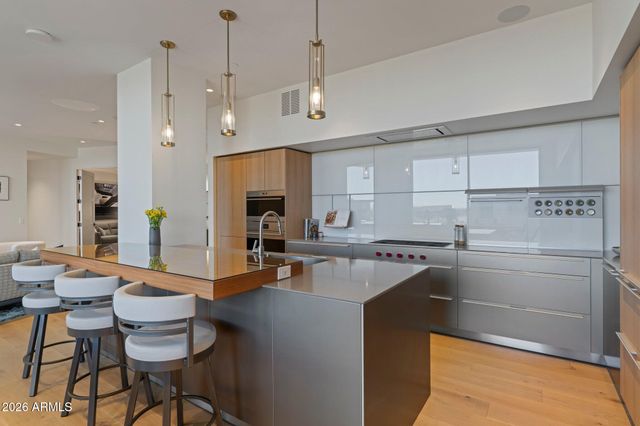 5000 N CAMELBACK RIDGE Drive 208, Scottsdale, AZ 85251