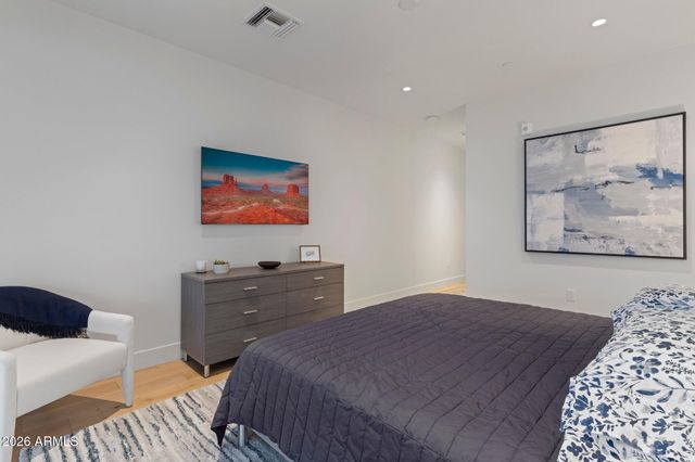 5000 N CAMELBACK RIDGE Drive 208, Scottsdale, AZ 85251