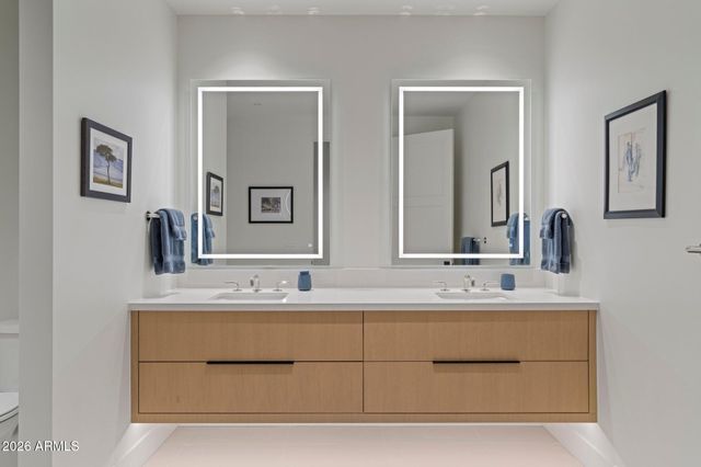 5000 N CAMELBACK RIDGE Drive 208, Scottsdale, AZ 85251