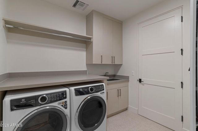 5000 N CAMELBACK RIDGE Drive 208, Scottsdale, AZ 85251