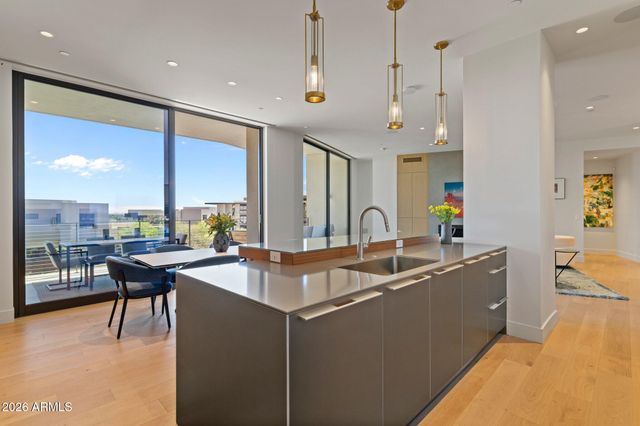 5000 N CAMELBACK RIDGE Drive 208, Scottsdale, AZ 85251