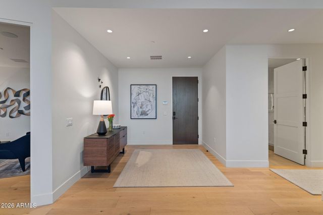 5000 N CAMELBACK RIDGE Drive 208, Scottsdale, AZ 85251