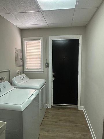 1021 W Vermont Avenue, Chicago, IL 60827