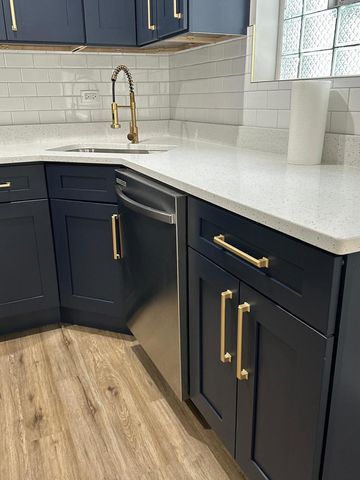 1021 W Vermont Avenue, Chicago, IL 60827