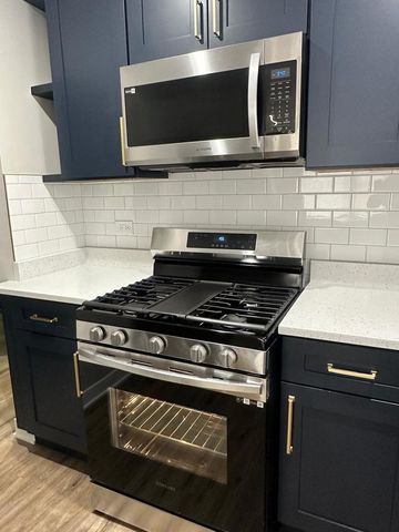 1021 W Vermont Avenue, Chicago, IL 60827