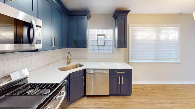 1021 W Vermont Avenue, Chicago, IL 60827