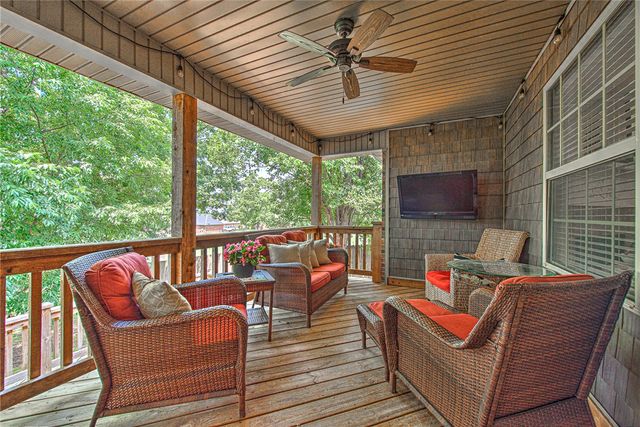 925 Hillcroft Terrace, Cave Springs, AR 72718