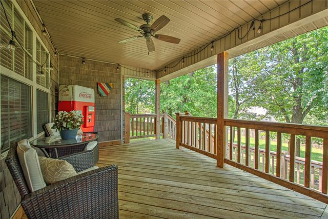 925 Hillcroft Terrace, Cave Springs, AR 72718