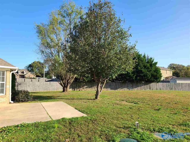 103 Deer Path Court, New Market, AL 35761