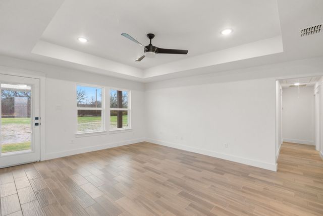 272 Yawney Drive, Lipan, TX 76462