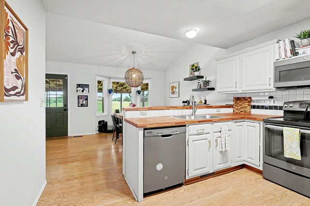 9614 W Chartwell St, Wichita, KS 67205
