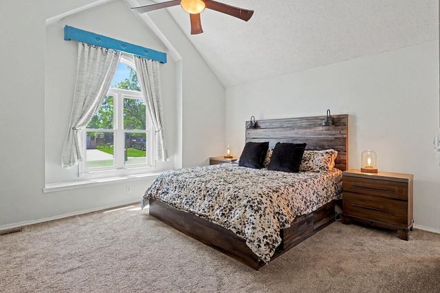9614 W Chartwell St, Wichita, KS 67205
