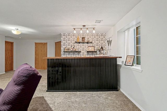 9614 W Chartwell St, Wichita, KS 67205
