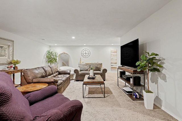9614 W Chartwell St, Wichita, KS 67205