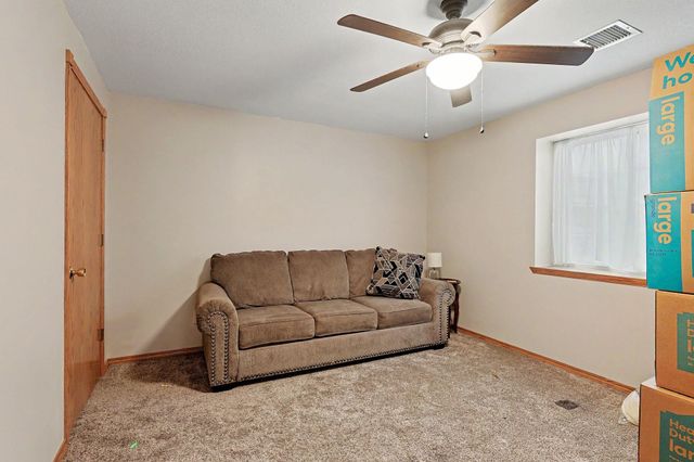 9614 W Chartwell St, Wichita, KS 67205