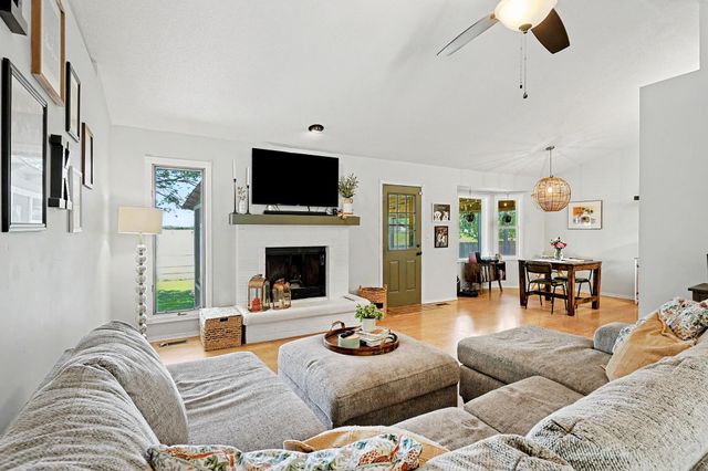 9614 W Chartwell St, Wichita, KS 67205