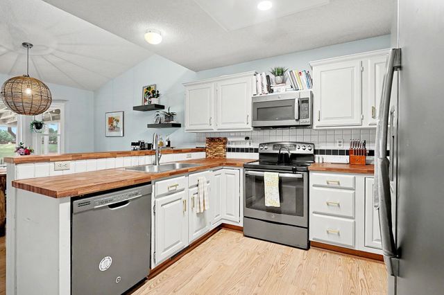 9614 W Chartwell St, Wichita, KS 67205