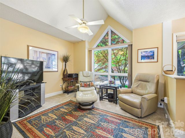 119 Carriage Walk Lane, Hendersonville, NC 28791