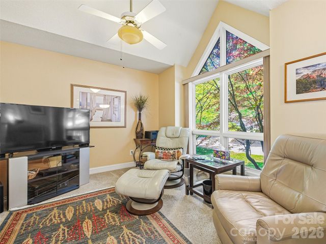 119 Carriage Walk Lane, Hendersonville, NC 28791