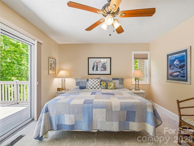 119 Carriage Walk Lane, Hendersonville, NC 28791