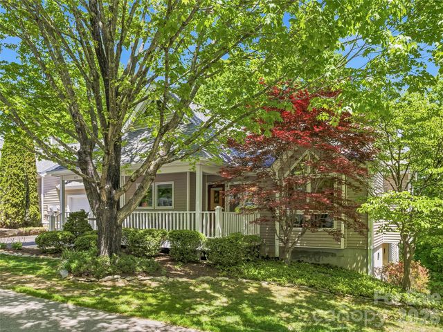 119 Carriage Walk Lane, Hendersonville, NC 28791
