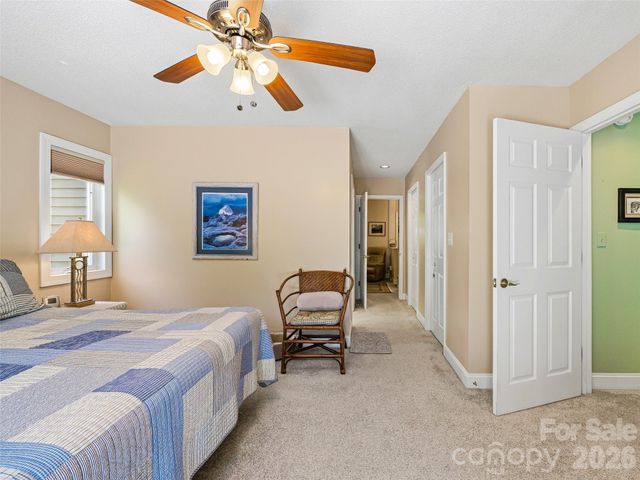 119 Carriage Walk Lane, Hendersonville, NC 28791