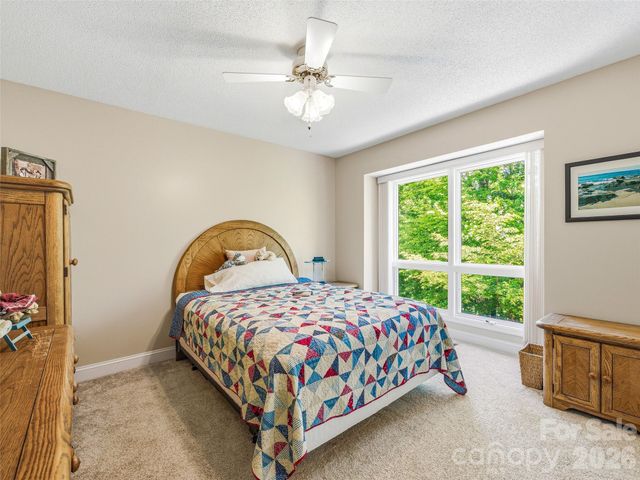 119 Carriage Walk Lane, Hendersonville, NC 28791