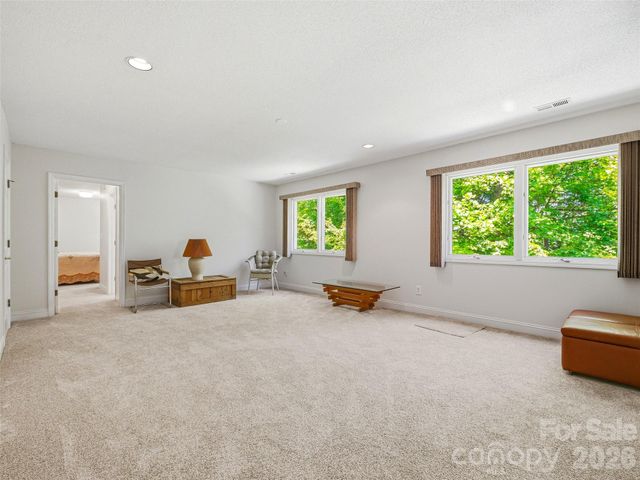 119 Carriage Walk Lane, Hendersonville, NC 28791