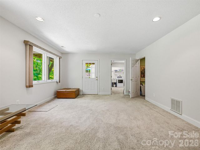 119 Carriage Walk Lane, Hendersonville, NC 28791