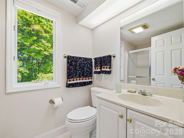 119 Carriage Walk Lane, Hendersonville, NC 28791