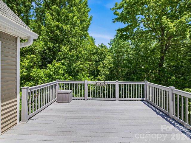 119 Carriage Walk Lane, Hendersonville, NC 28791