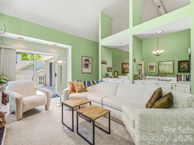 119 Carriage Walk Lane, Hendersonville, NC 28791