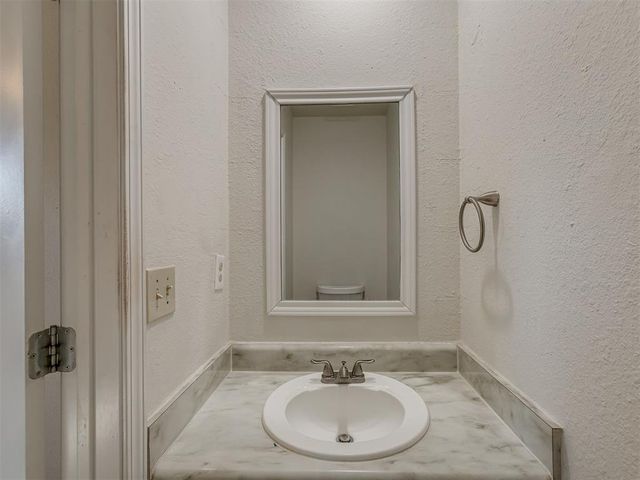 510 Holsey Drive, Noble, OK 73068