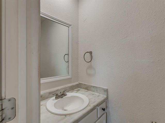 510 Holsey Drive, Noble, OK 73068