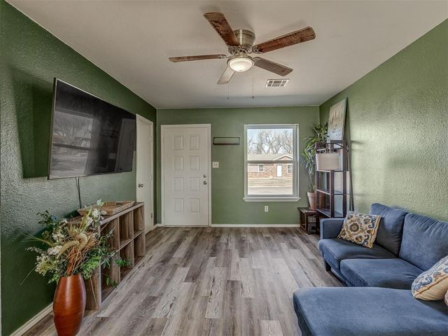 510 Holsey Drive, Noble, OK 73068