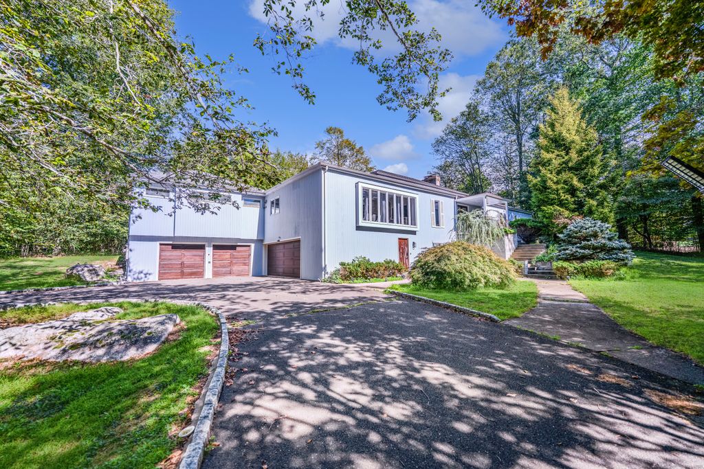 480 Riders Lane, Fairfield, CT 06824