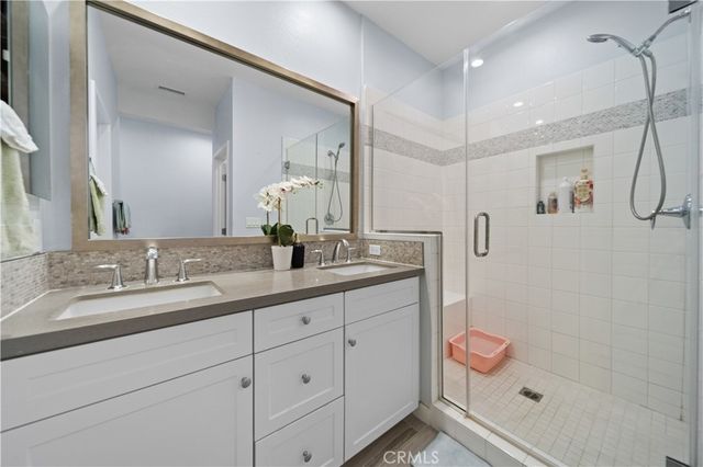 3810 W Kent Avenue 4, Santa Ana, CA 92704