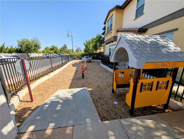 3810 W Kent Avenue 4, Santa Ana, CA 92704