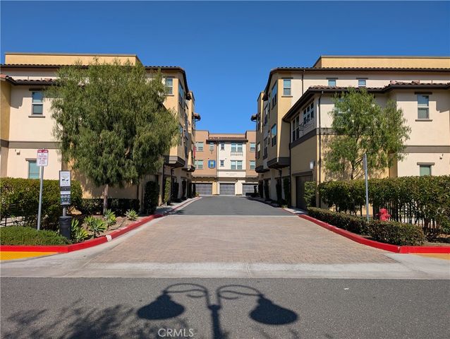 3810 W Kent Avenue 4, Santa Ana, CA 92704