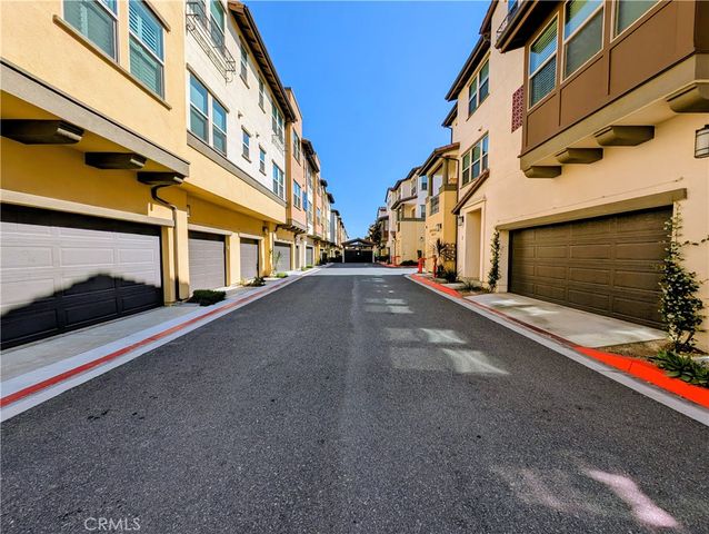 3810 W Kent Avenue 4, Santa Ana, CA 92704