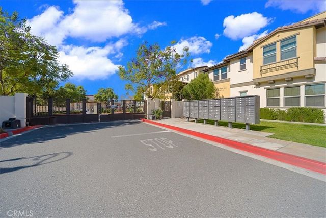 3810 W Kent Avenue 4, Santa Ana, CA 92704