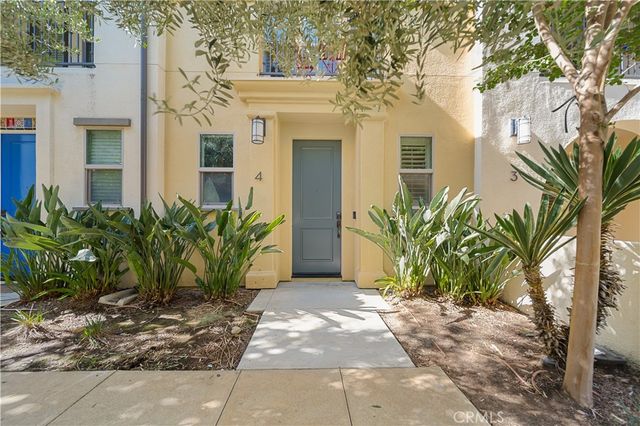 3810 W Kent Avenue 4, Santa Ana, CA 92704