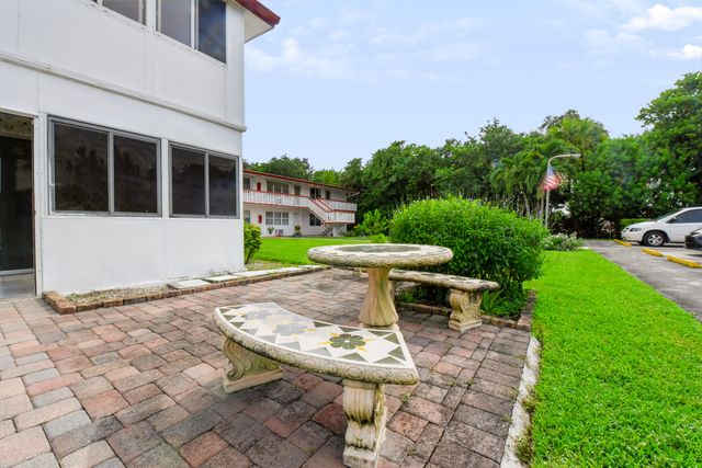 264 Northampton N, West Palm Beach, FL 33417