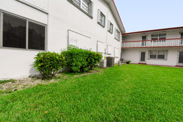 264 Northampton N, West Palm Beach, FL 33417