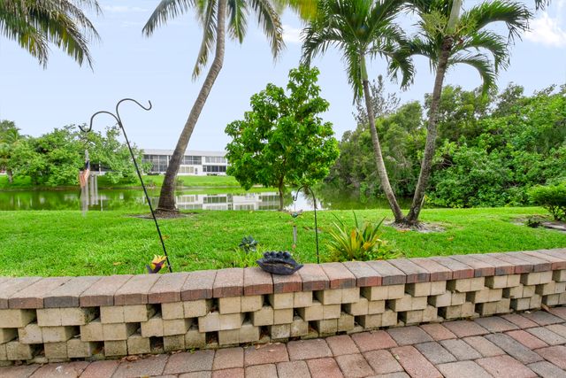 264 Northampton N, West Palm Beach, FL 33417