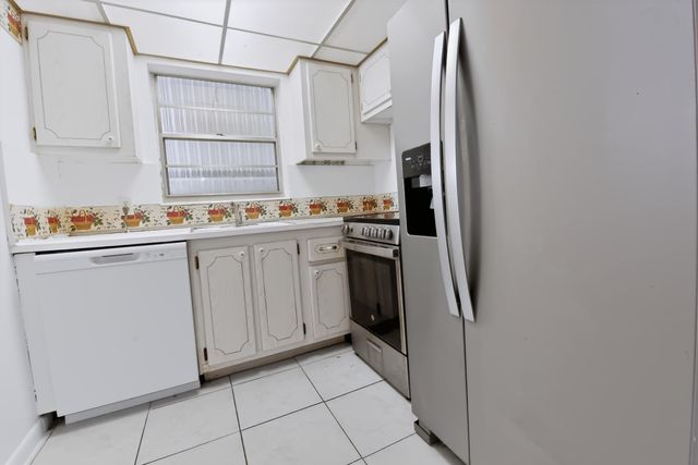 264 Northampton N, West Palm Beach, FL 33417