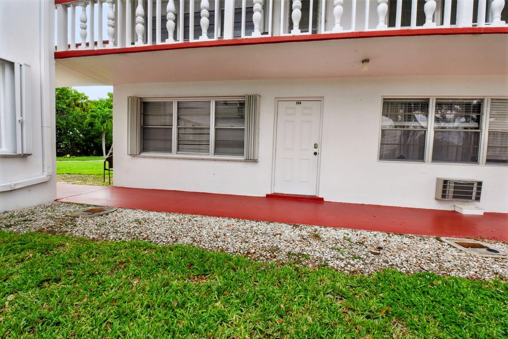 264 Northampton N, West Palm Beach, FL 33417