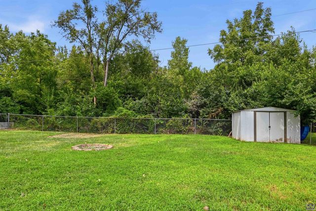 4200 SW 33rd TER, Topeka, KS 66614