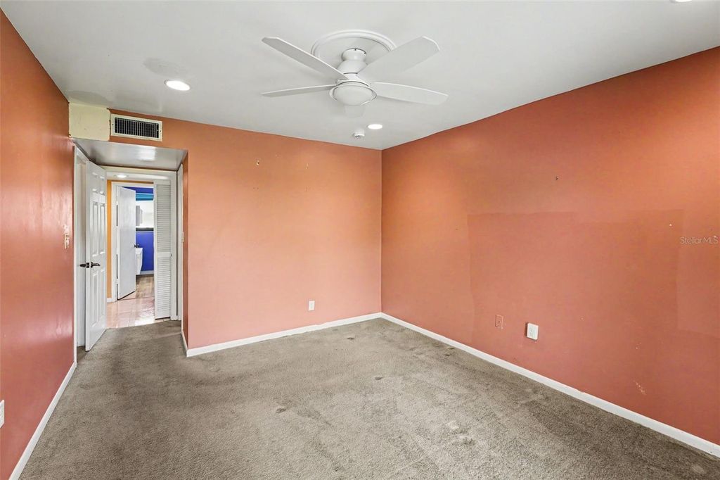 Image 14 of property listing at 10755 VILLAGE CLUB CIRCLE N 101, St Petersburg, FL 33716